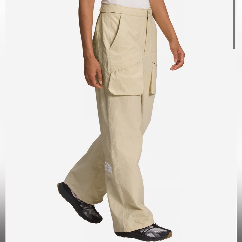 The North Face Beige ’78 Low-Fi‎ Hi-Tek Cargo Pants - Women’s Windwall Large